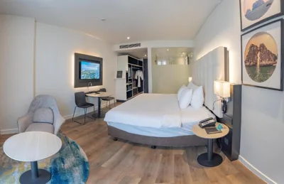 Deluxe King Room with City View - No fumadores — Hotel Soleil Ha Long, Trademark Collection by Wyndham